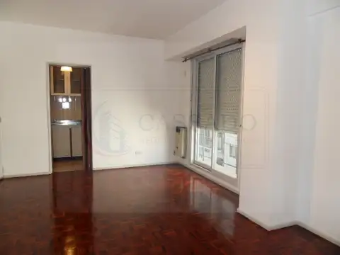 DEPARTAMENTO DOS AMBIENTES CON BALCON