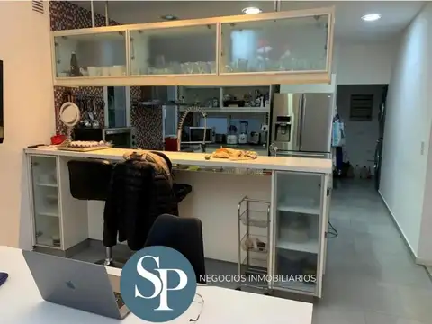 Casa 5 ambientes con 3 baños