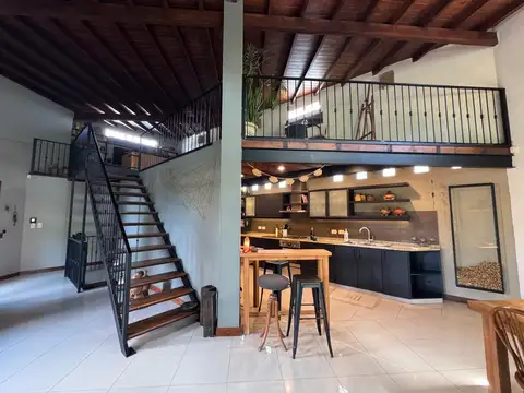 Excelente casa en Bella Vista