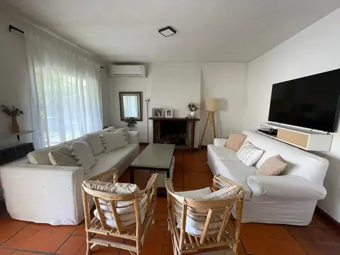 Casa en Alquiler Temporal en Bella Vista, USD 1.500