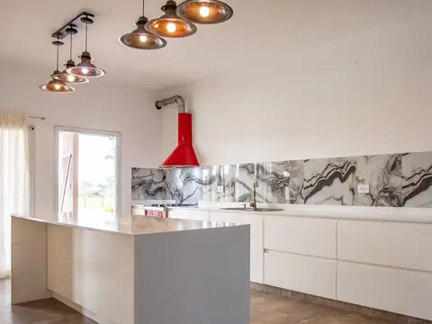 Casa en Alquiler en Luján, USD 900