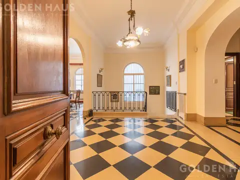 ÚNICA EN BALVANERA | 350 m²   PATIO   COCHERA | PLANTA BAJA Y 1° PISO | PROPIEDAD DE ÉPOCA