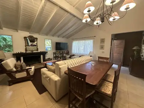 Casa estilo Campo - Se aceptan propiedades como parte de pago