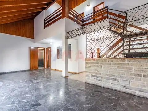 Depto Tipo Casa en Venta de 6 ambientes