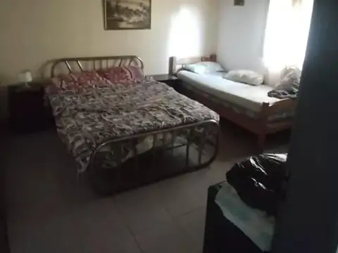 Casa 5 ambientes con 1 baño