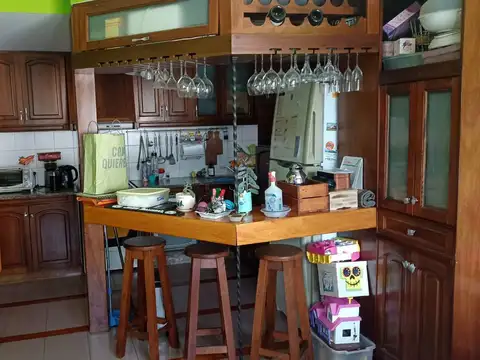 Casa 6 ambientes con 3 baños