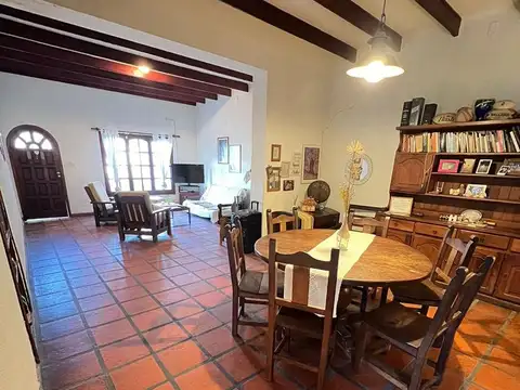 Casa 4 ambientes con 1 baño