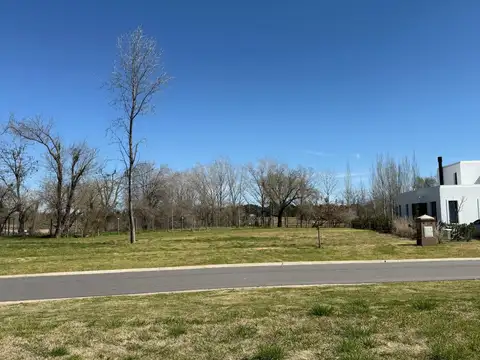 Terreno El Mylord, Pilará
