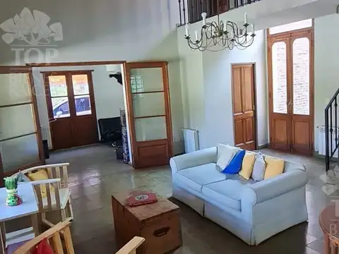 Casa 5 ambientes con 3 baños