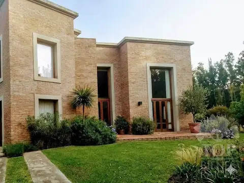 Casa en Venta en Galápagos - Pilar