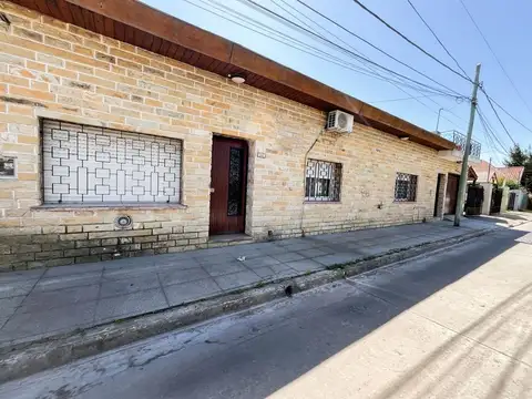 Venta 2 casas en un lote en Hurlingham GRAN ZONA