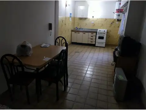 Inte G Larralde 2100, Piso 1