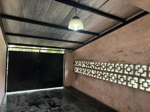 CASA 3 AMBIENTES EN VENTA EN ITUZAINGO A RECICLAR