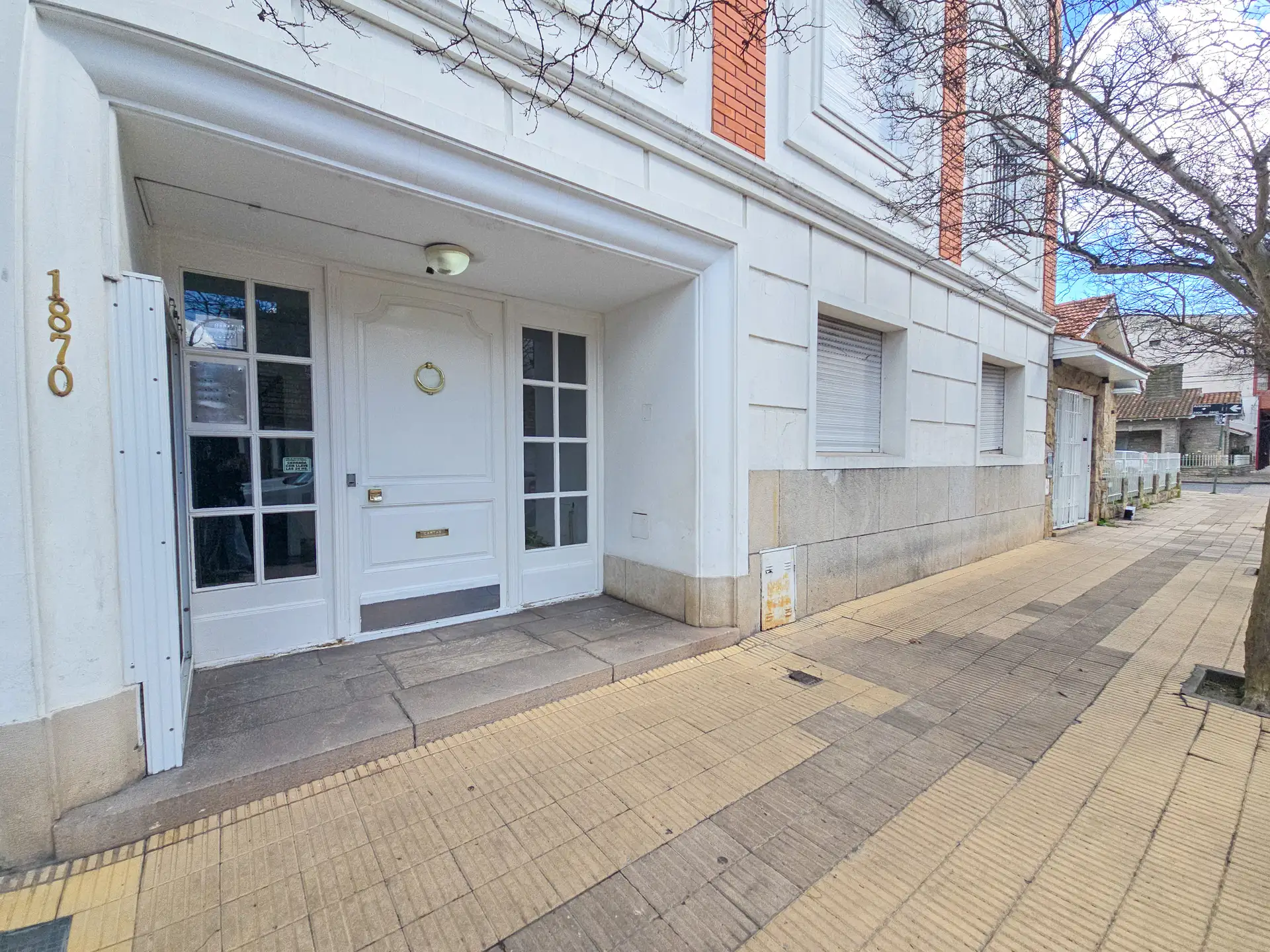 Departamento 2 ambientes a la calle - Garay y Arenales