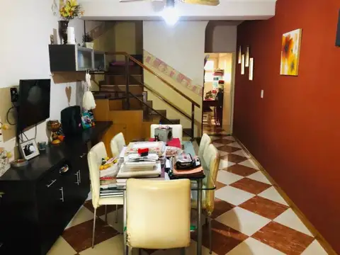 Casa 3 ambientes con 2 baños