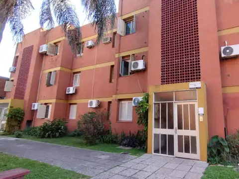 Departamento 2 dormitorios sobre Av. Gral Paz 7000