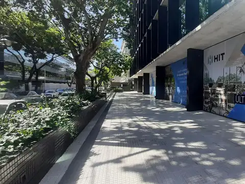 Local en alquiler o venta en  Olivos