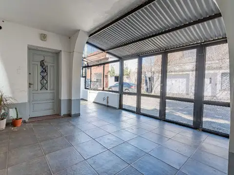 CASA PB 2 DORMITORIOS EN VENTA C/PATIO ECHESORTU