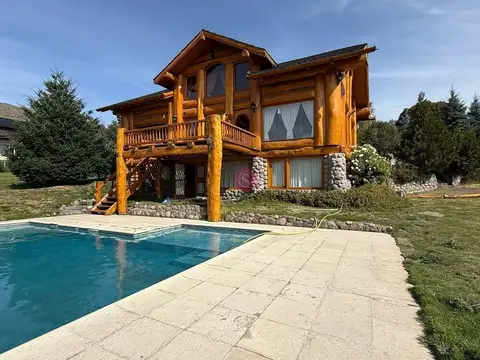 Casa en Venta con 2 cocheras