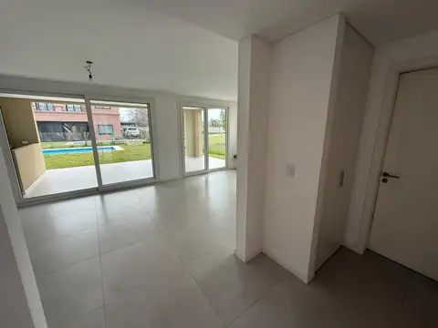 Casa en Venta en Pablo Nogues, USD 315.000