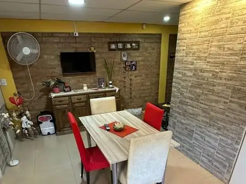 Casa 14 ambientes con 5 baños