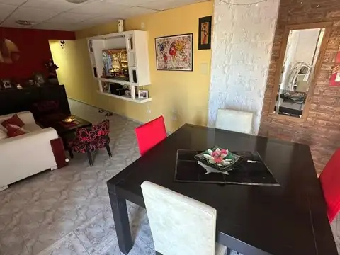 Sánchez e/ Las Rosas y Las Orquídeas