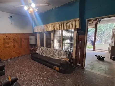 VENTA CASA Y DEPÓSITO PERMUTA  USD 100.000
