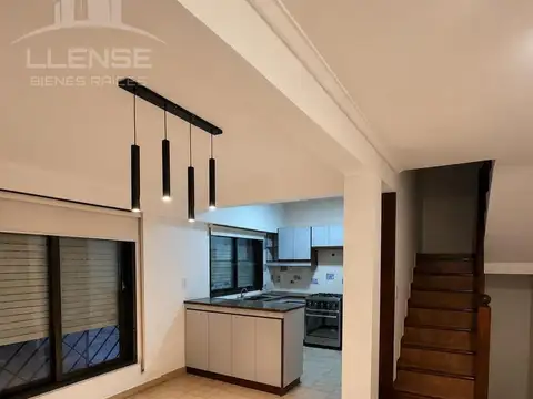 Tríplex 3 ambientes con espacio guardacoche en venta - APTO CREDITO - Quilmes