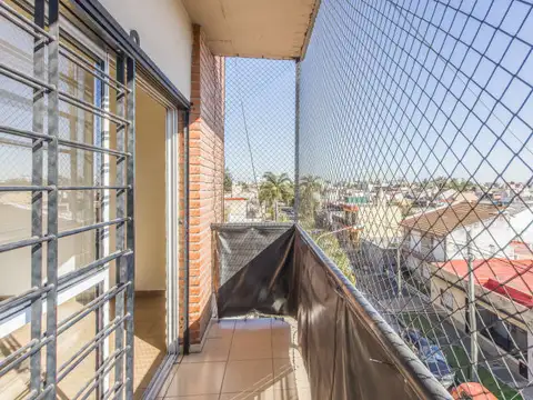 25 de Mayo 100 , Piso 3