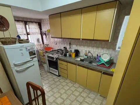 Amplio Departamento de 3 Ambientes al Contrafrente