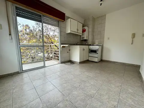 Departamento en Alquiler en Luis Agote, $ 420.000
