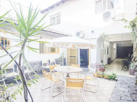 Casa 5 dormitorios y cochera para 2 autos en Coghlan