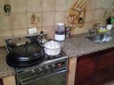 Casa 5 ambientes con 2 baños