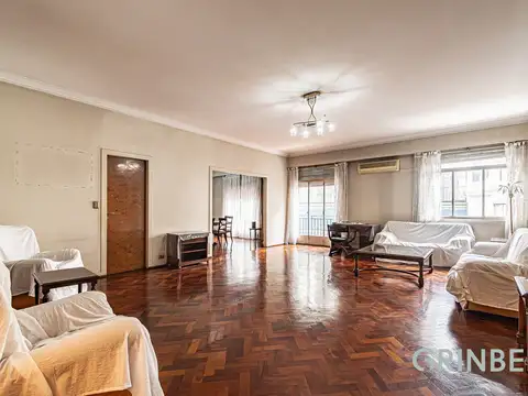 Increible 3 ambientes con dependencia  al frente con balcón.