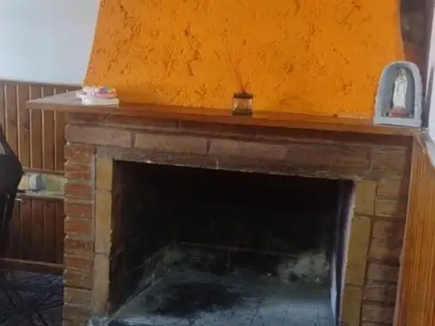 Casa 7 ambientes con 1 baño