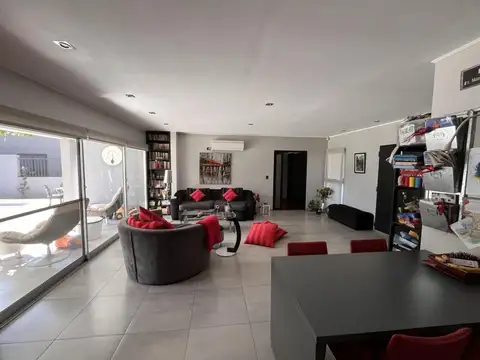 Casa en Venta en City Bell, USD 235.000