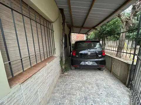 Casa 5 ambientes con 1 baño