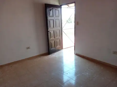 Casa 2 ambientes con 1 baño
