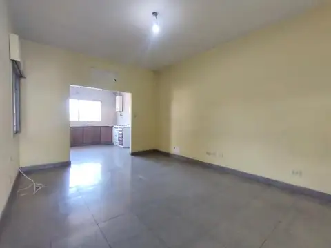 Depto Tipo Casa en Alquiler 50 años