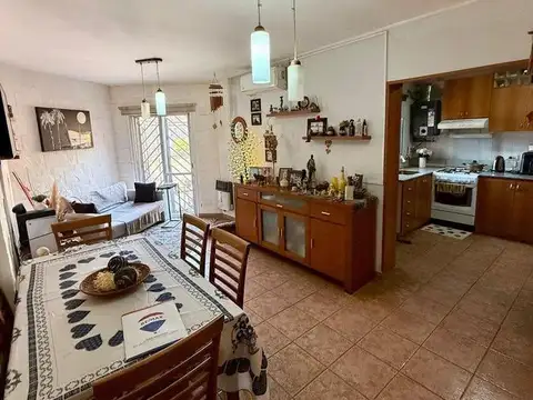 Depto Tipo Casa en Venta con 1 cocheras