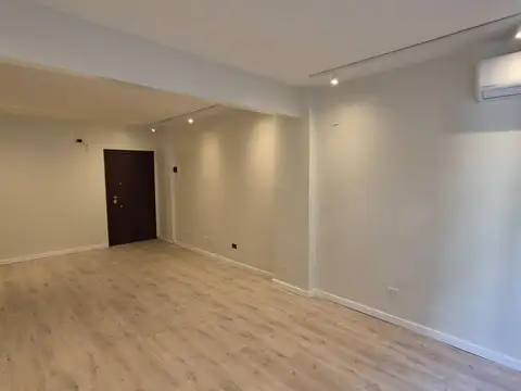 Oficina refaccionada a nueva con aire acondicionado