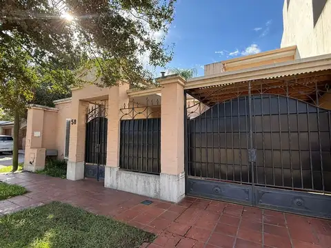 VENTA CASA 3 DORM SOBRE AV. COLONIZADORES 