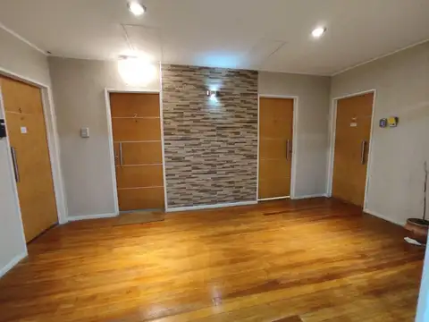 Florida y Mitre - Piso completo de oficinas  - 418 m2 totales - Posible Planta Libre
