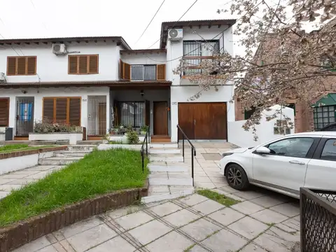 Dúplex con jardín, pileta y cochera Ciudad Jardín
