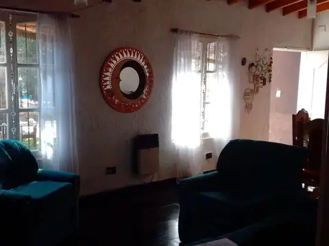 Casa 5 ambientes con 1 baño