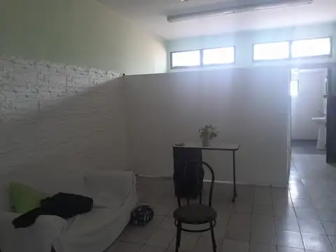 Local en Alquiler Via Púb.