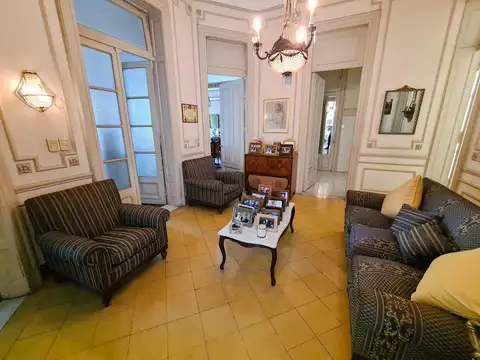 Moreno 840 - Increíble Casa en Planta Alta de 3 dormitorios con Ascensor