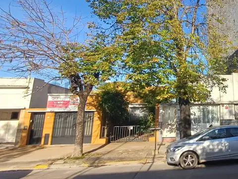 VENTA de 3 Phs, sobre LOTE de 8,00 x 43,00.