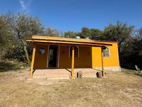 Casa 2 ambientes con 1 baño