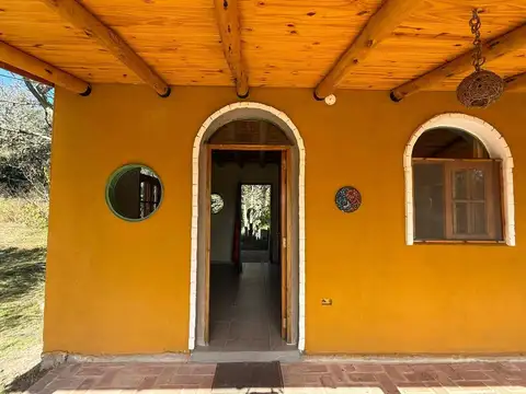 Casa en Alquiler con 1 cochera